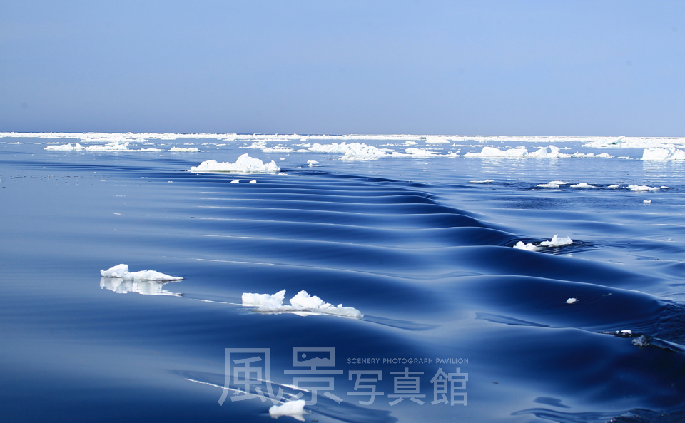 流氷　知床の海
