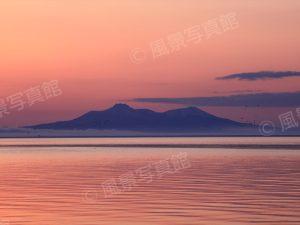 知床｜国後島の朝焼け