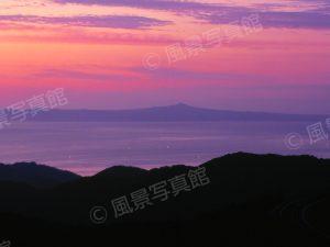 知床｜国後島の夜明け