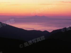 知床｜国後島の早朝